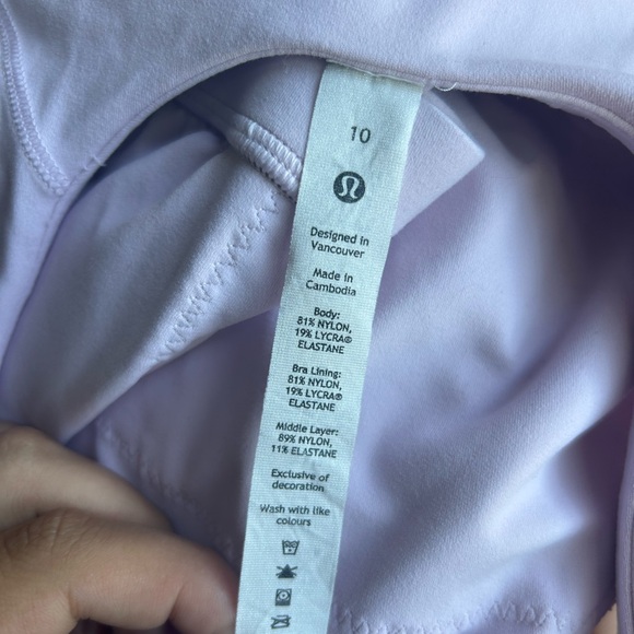 Women’s Lulu tank - Picture 2 of 4